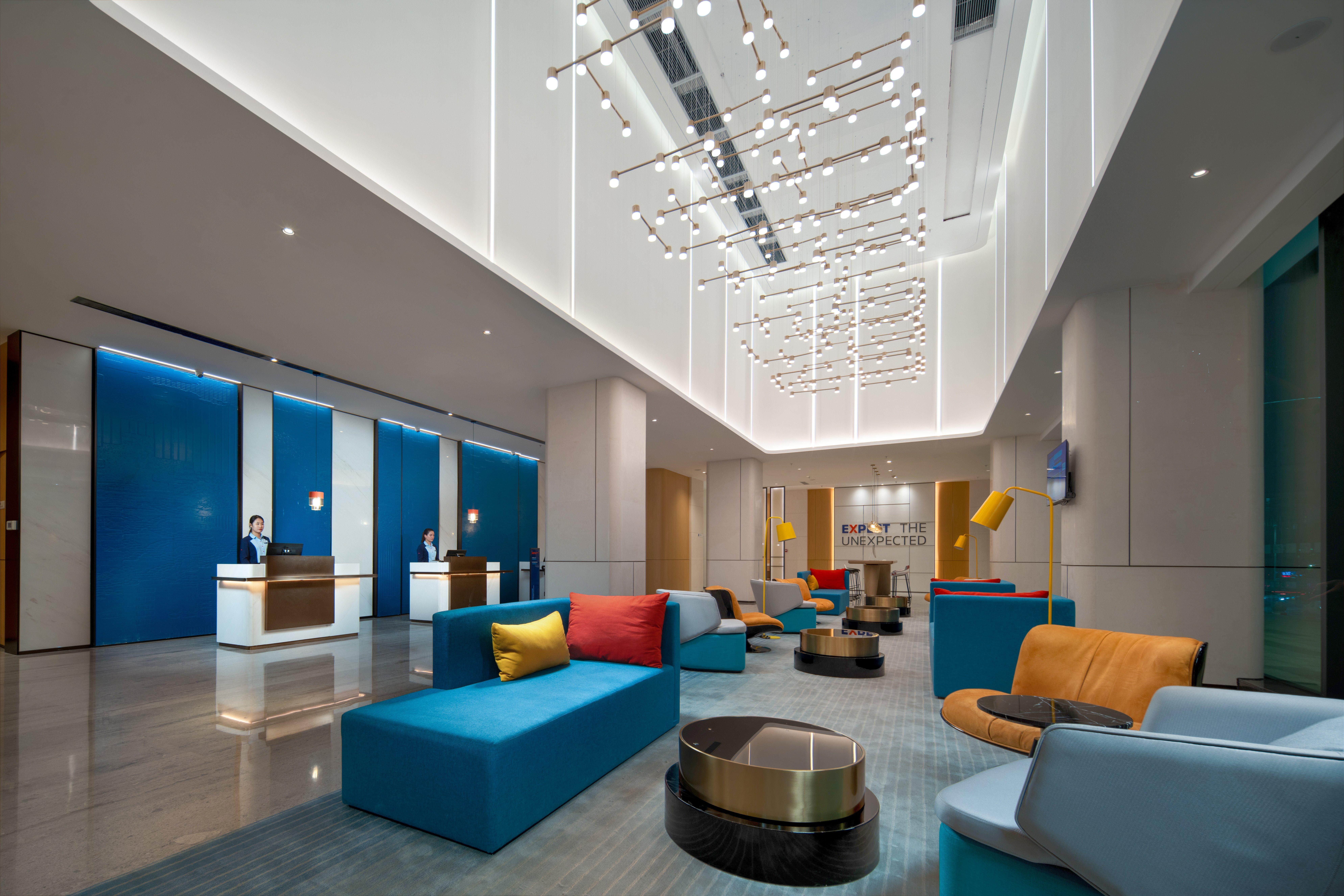 Holiday Inn Express Shenzhen Longhua By Ihg Exteriör bild