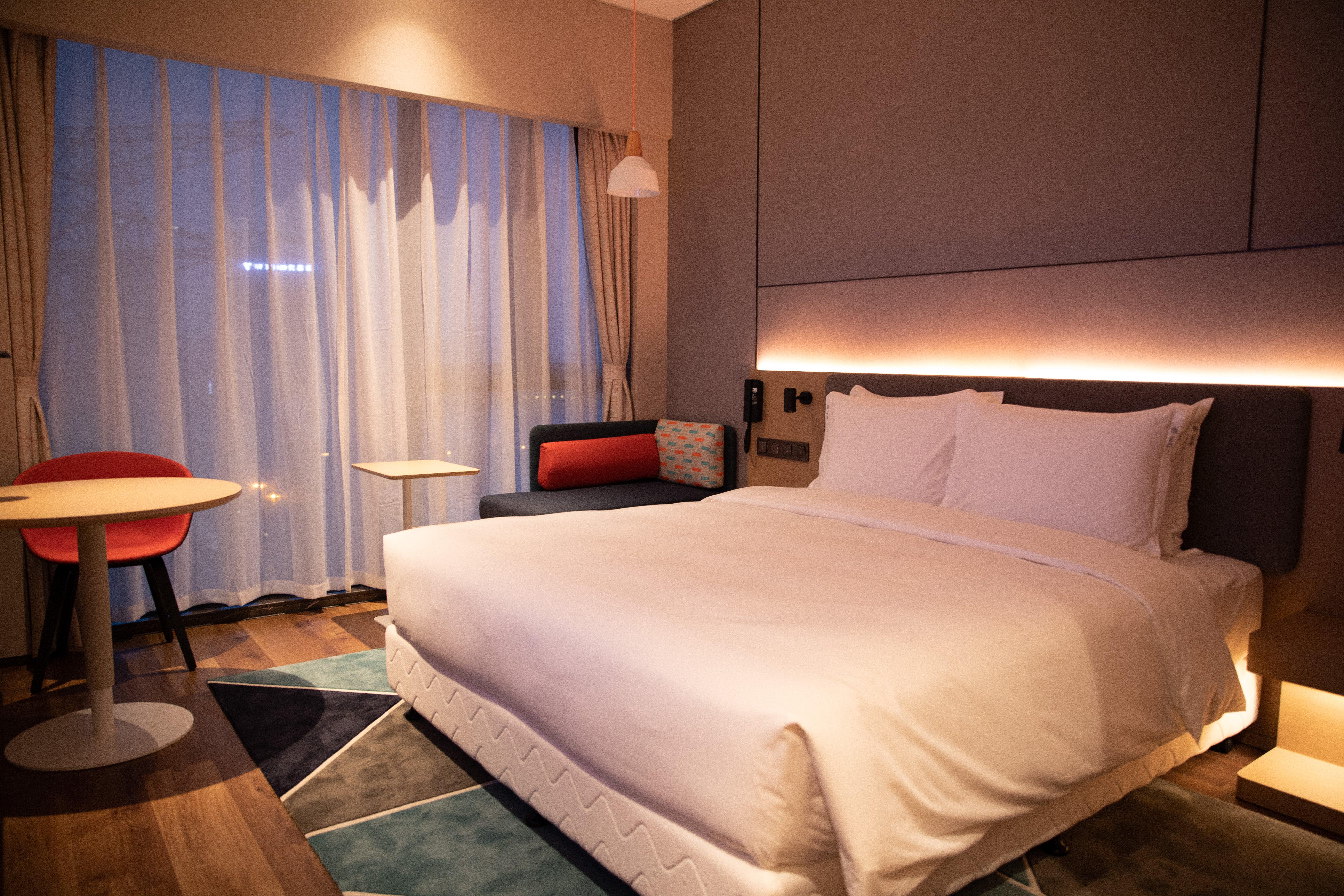 Holiday Inn Express Shenzhen Longhua By Ihg Exteriör bild