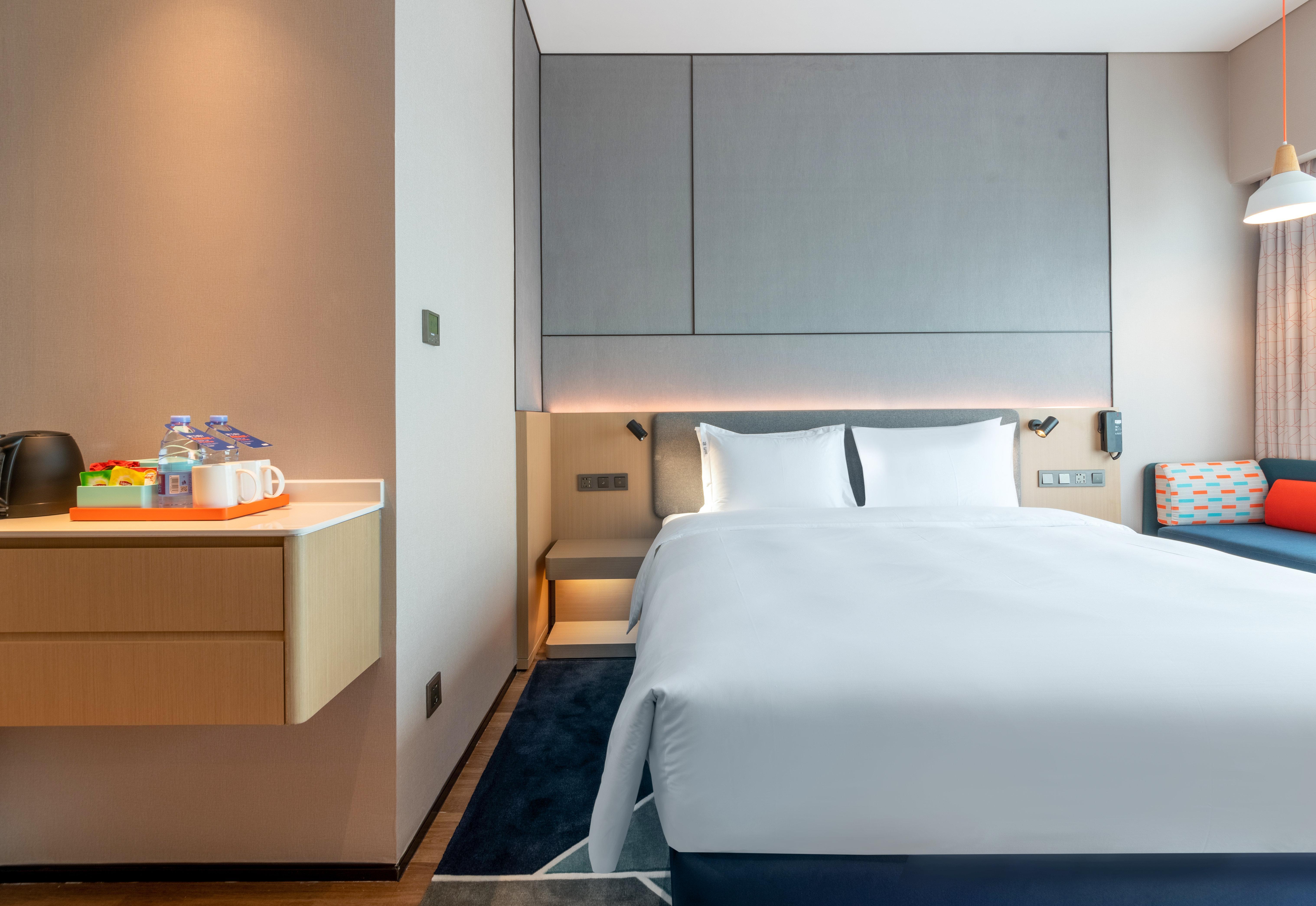 Holiday Inn Express Shenzhen Longhua By Ihg Exteriör bild
