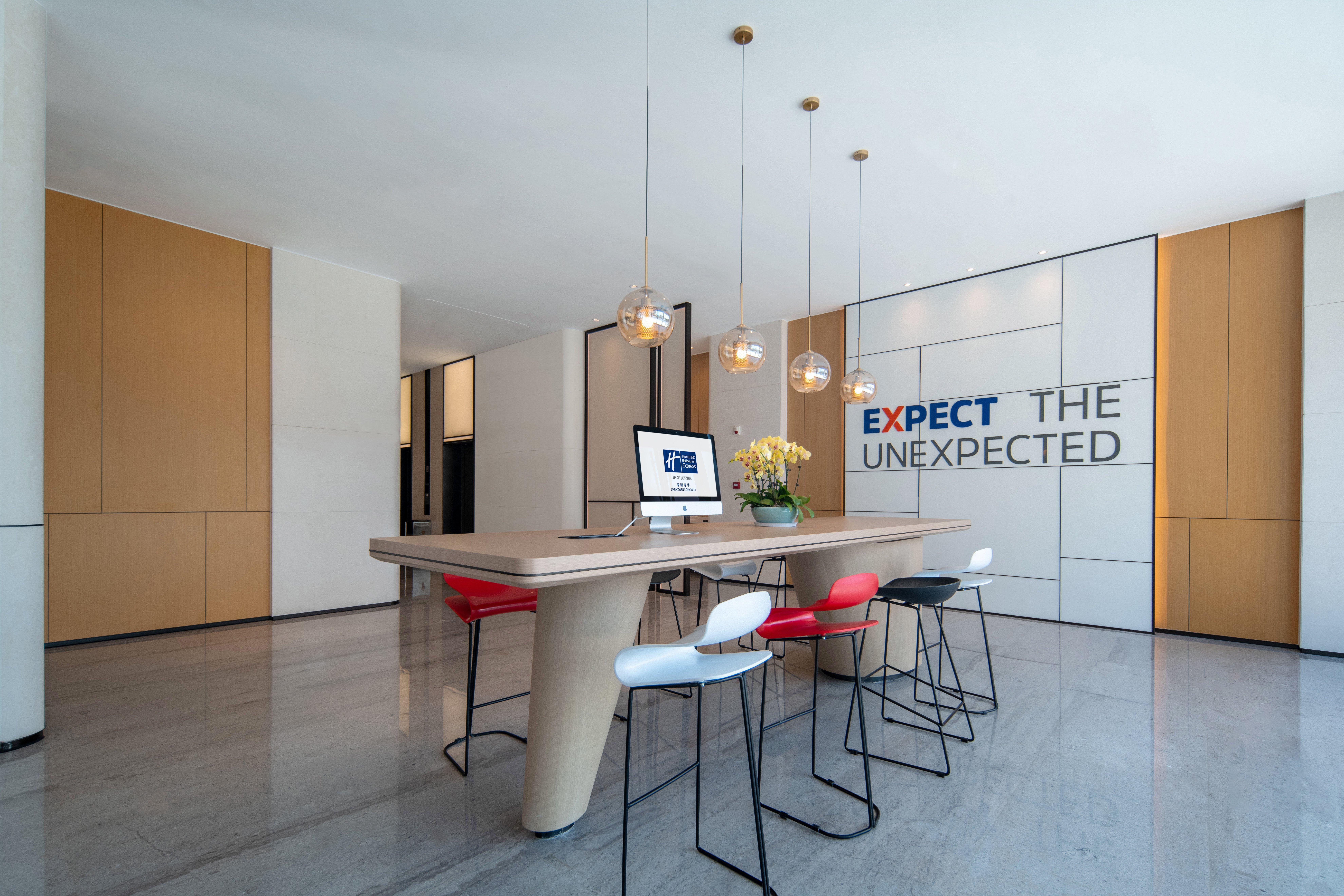Holiday Inn Express Shenzhen Longhua By Ihg Exteriör bild