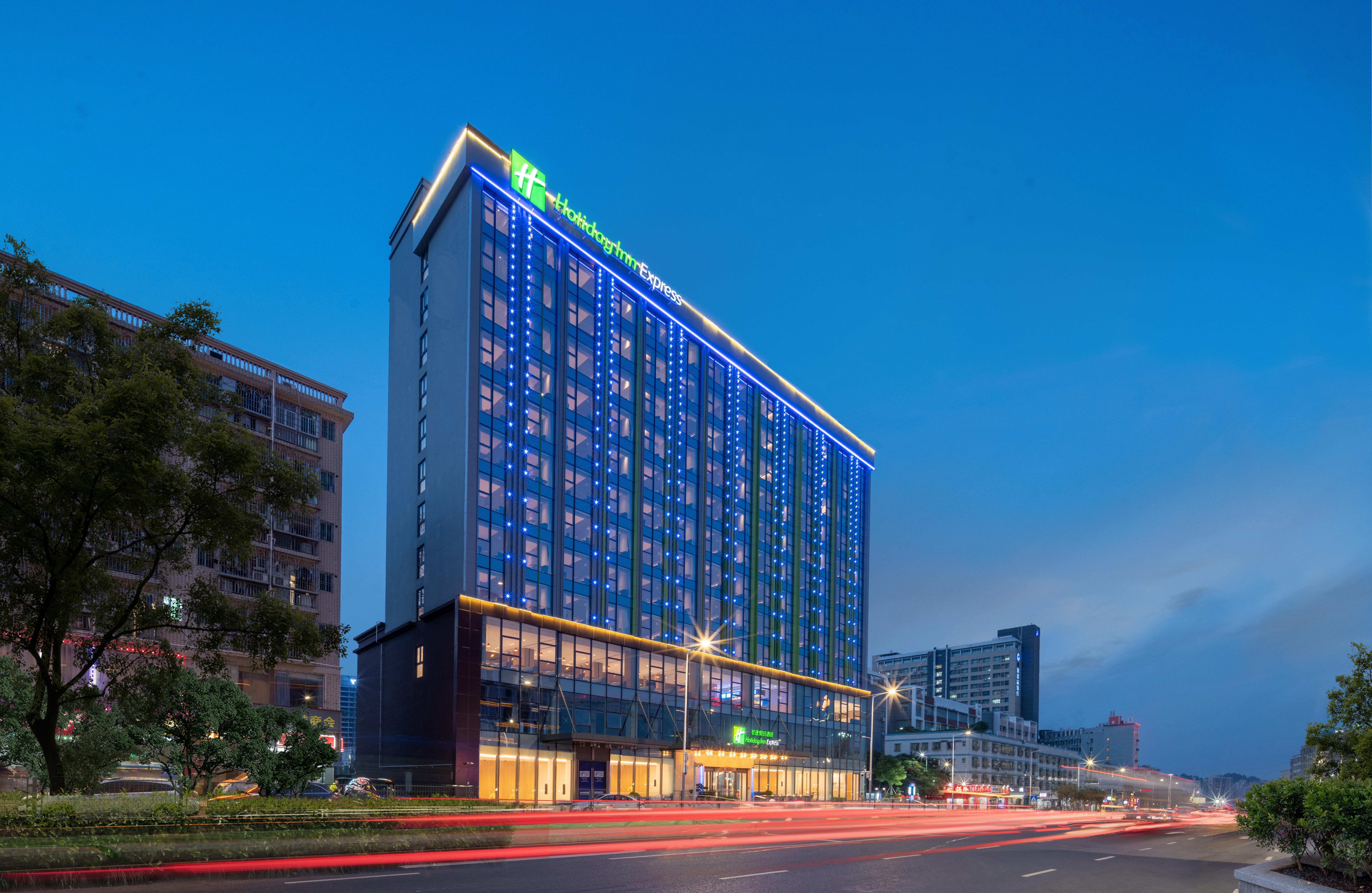 Holiday Inn Express Shenzhen Longhua By Ihg Exteriör bild