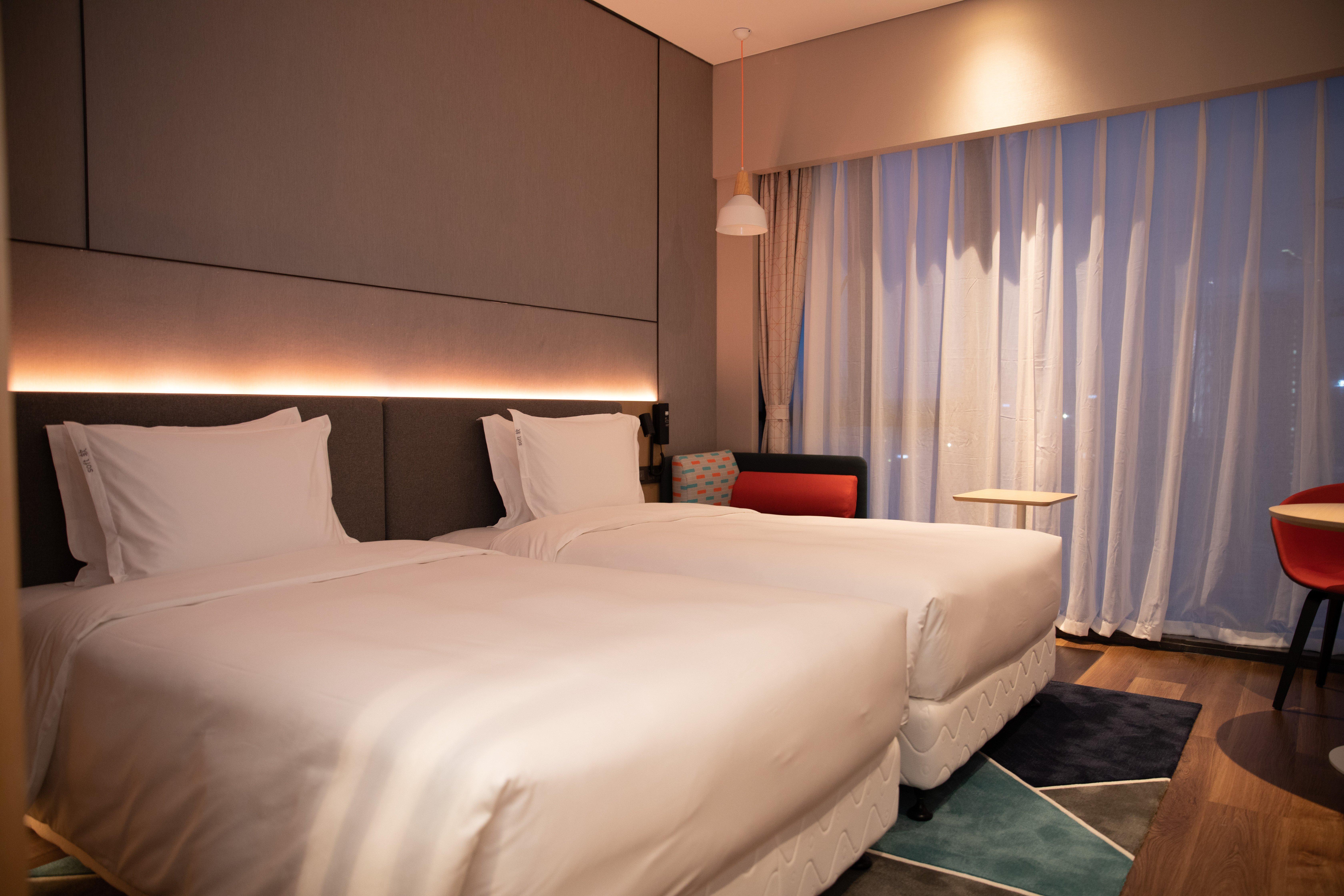 Holiday Inn Express Shenzhen Longhua By Ihg Exteriör bild